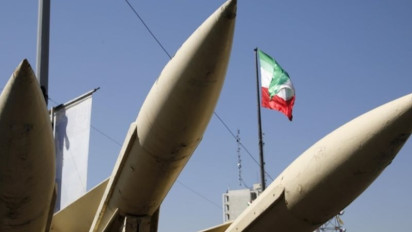 Iran Gempur Fasilitas AS di Kuwait-Bahrain-Qatar