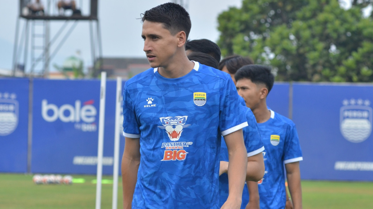 Alasan Kuat Luka Menalo Terima Pinangan Persib meski Masih Sisa Kontrak di Eropa
            - galeri foto