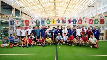 Sambut Euforia Piala Dunia 2026, OG Jersey Gelar Turnamen Padel dan Pameran Jersey Legendaris
