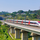 Modal Rp300 Ribu ke Bandung, Cukup untuk Naik Whoosh? Ini Hitungannya