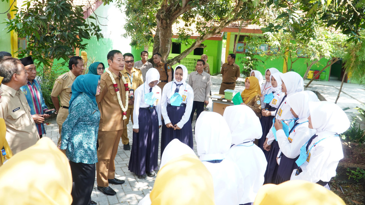 Bupati Yes Pastikan MPLS Aman dan Bebas Perundungan di Hari Pertama Sekolah
            - galeri foto