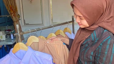 Jelang Tahun Ajaran Baru, Pesanan Seragam Sekolah Melonjak, Penjahit di Pati Raup Omzet Rp25 Juta per Pekan