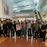 KBRI Tokyo Sambut Tim Bulu Tangkis Indonesia untuk Japan Open 2026, di Bandara Haneda Tokyo