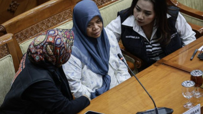 Tangis Ibu Santri Korban Pembakaran di Ponpes NTB Pecah di DPR, Kirim Surat Terbuka untuk Presiden Prabowo