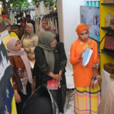 Lestarikan Tradisi dan Ciptakan Peluang Ekonomi, PT Vale Promosi Produk UMKM Binaan di Perayaan HKG PKK Nasional dan HUT Dekranas