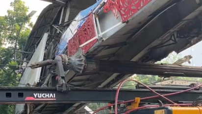 Dalami Penyebab Truk Tabrak JPO Jalan Kapten Tendean, Polisi Periksa Sopir