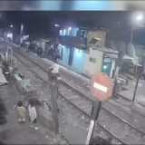Viral Aksi Nekad Pemotor Melintas di Jalur Rel Kereta Api, Dapat Kecaman KAI Daop 8