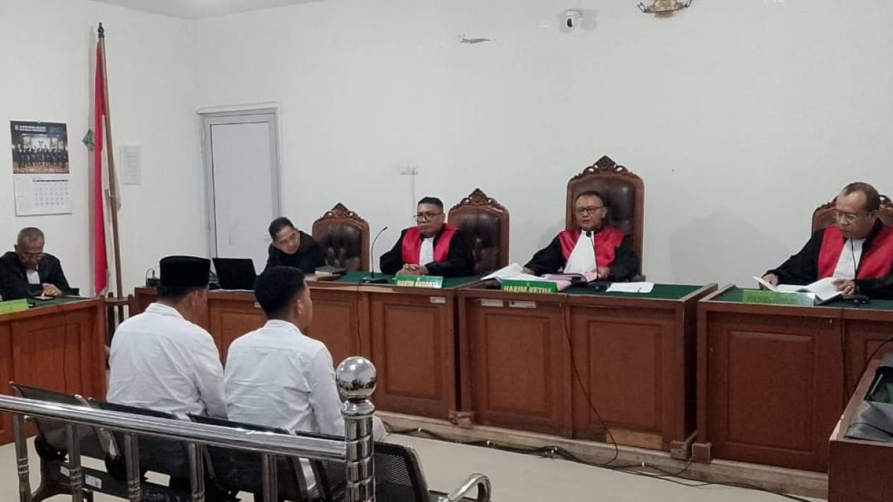 Tok! Hakim Tolak Eksepsi Anggota DPRD Muara Enim Atas Kasus Dugaan Korupsi Gratifikasi
            - galeri foto