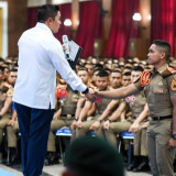 Seskab Teddy Turun Langsung Beri Pembekalan ke Akmil, Kepala Bakom: Taruna Membutuhkan Teladan Nyata