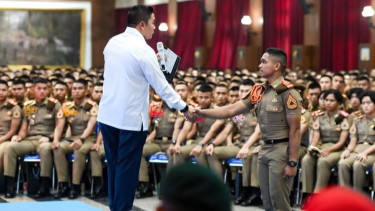 Seskab Teddy Turun Langsung Beri Pembekalan ke Akmil, Kepala Bakom: Taruna Membutuhkan Teladan Nyata