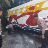 Tiga Kendaraan Terlibat Laka Beruntun di Probolinggo