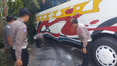 Tiga Kendaraan Terlibat Laka Beruntun di Probolinggo