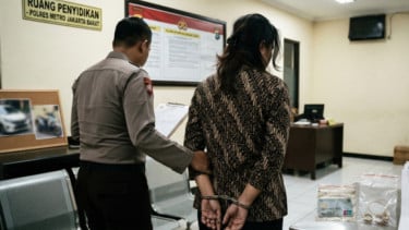 Bukan Main! ART di Jakarta Barat Gasak Rp450 Juta dari ATM Majikan, Uang Dipakai Beli Mobil, Motor, dan Perhiasan