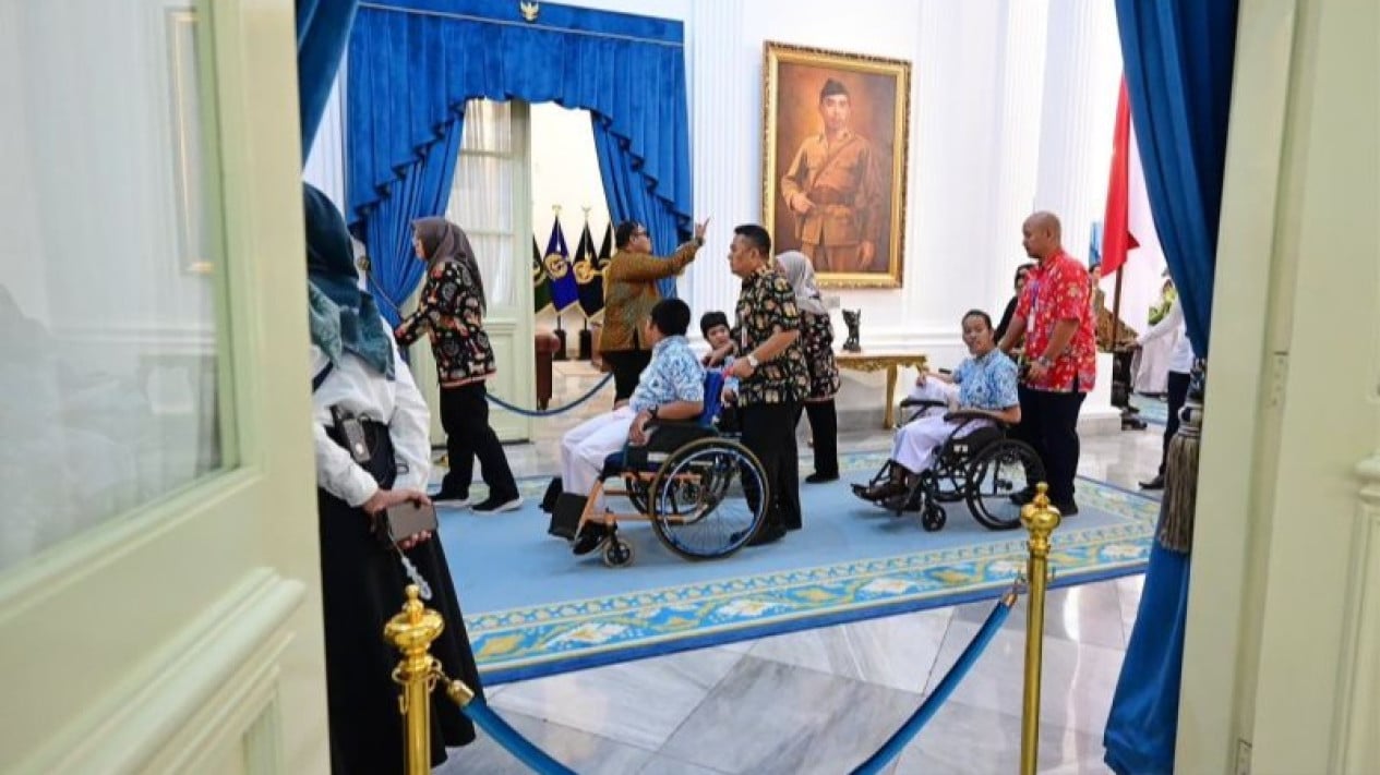 Keseruan Siswa SLB di Istana: Intip Ruang Kenegaraan hingga Belajar Sejarah Bangsa
            - galeri foto