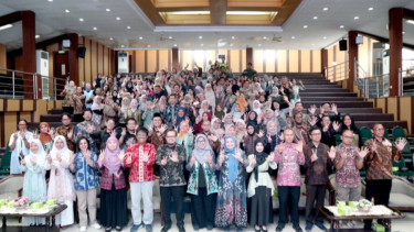 Rahasia Lulusan Cepat Kerja: Perpaduan Karakter Kuat dan Inovasi Digital
