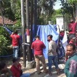 Buruh Korban PHK Massal PT SGS Jombang Dirikan Tenda Keprihatinan di Depan Disnaker, Tuntut Mediasi Segera Digelar