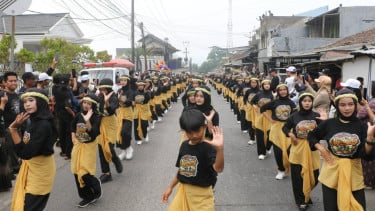 Ribuan Anak Peragakan Tari Kolosal Saat Pembukaan Festival Ciomas Ngabring 2026