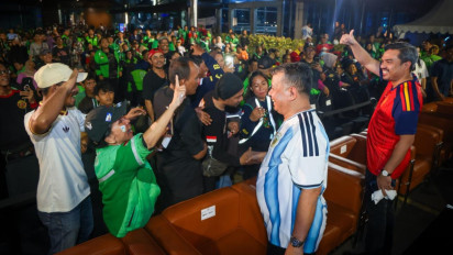 Apresiasi Penggerak Ekonomi Digital, Menteri UMKM Ajak Ojol Nobar Final Piala Dunia 2026