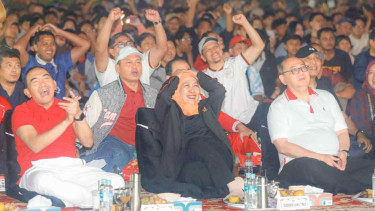 Gubernur Khofifah Nobar Final Piala Dunia bersama Ribuan Warga,, Sepak Bola Jadi Penyatu Kebersamaan dan Sportivitas