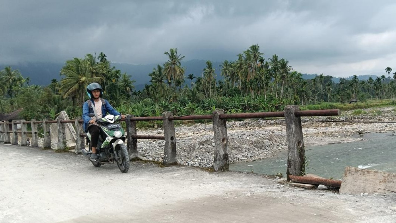 Jembatan Darurat Nagari Andurirang Rampung, Akses Padang Pariaman Berangsur Normal
            - galeri foto