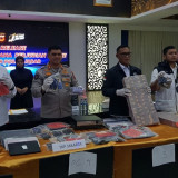 Polda Jabar Bongkar Sindikat Judi Online Lintas Negara Berkedok Live Streaming Dazz Live dan Dazz X, Bos WNA Tiongkok Ditangkap