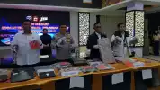 Polda Jabar Bongkar Sindikat Judi Online Lintas Negara Berkedok Live Streaming Dazz Live dan Dazz X, Bos WNA Tiongkok Ditangkap