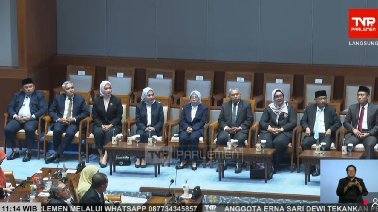 Rapat Paripurna DPR Setujui 9 Anggota KPI Pusat Periode 2026-2029, Berikut Nama-namanya
            - galeri foto