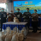 TNI AL Gagalkan Penyelundupan 1,9 Ton Pasir Timah Ilegal Tujuan Malaysia