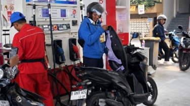 Viral! Niat Hati Isi BBM, Pengendara Motor ini Buru-buru Tutup Jok Gegara Isinya Bikin Ngakak Satu SPBU