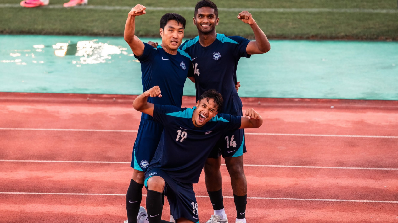 Lawan Timnas Indonesia, Pelatih Singapura Gavin Lee Turunkan Kekuatan Penuh dalam Skuad Piala AFF 
            - galeri foto