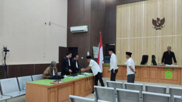 JPU KPK Tuntut Tiga Terdakwa Kontraktor OTT Dua Tahun Penjara