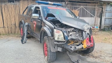 Mobil Dinas Brimob Polda DIY Tertemper KA Bandara YIA di Perlintasan Tak Terjaga Bantul