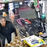 Cuma Perkara Kesal Utang Rokok Ditolak Keras, Sekelompok Pemuda Rusak Kios di Kendari Pakai Sajam Viral
