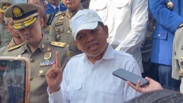 Dedi Mulyadi Kritik Kebiasaan Warga Viralkan Sampah: Jangan Hanya Divideo, Tapi Dipungut