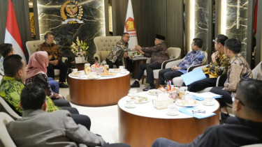 Pembangunan Daerah Terus Berjalan, Dasco-Cucun Terima Dialog APKASI