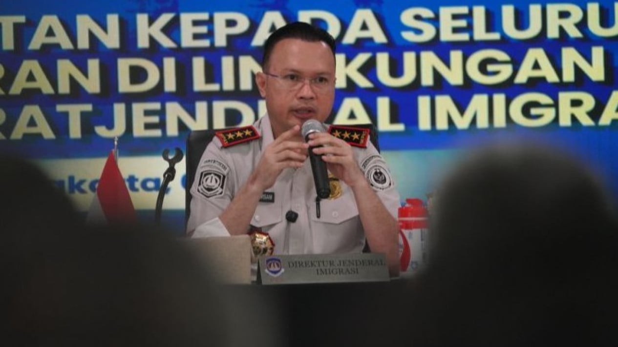 Dirjen Imigrasi Tegaskan WNA Dilarang Jadi Penyelenggara Acara di Indonesia
            - galeri foto