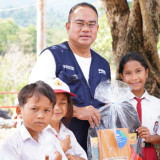 Lima Tahun Juara Satu, Ibu yang Tak Pernah Menyerah: Kisah Veronika Reni dan PNM Mekaar di Hari Anak Nasional