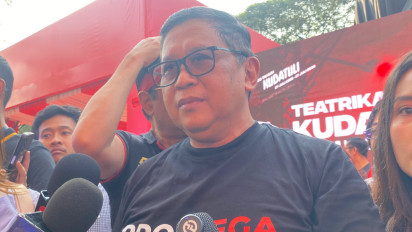 Penahanan Eks Jampidsus Tak Pakai Rompi Tersangka, Hasto Singgung Perlakuan Berbeda yang Dialami Dirinya