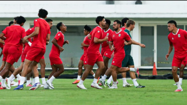 Marselino Ferdinan Jalan Terpincang-pincang Jelang Timnas Indonesia vs Kamboja, Absen di Official Training Piala AFF