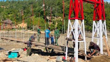 Percepat Rehabilitasi, Pemerintah Apresiasi Langkah TNI Bangun Jembatan Gantung di Aceh Tengah