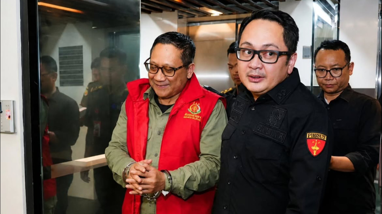 Dirut Kebun Binatang Surabaya Diduga Korupsi Pakan Hewan hingga Rp10,2 M, DPR: Keji!
            - galeri foto