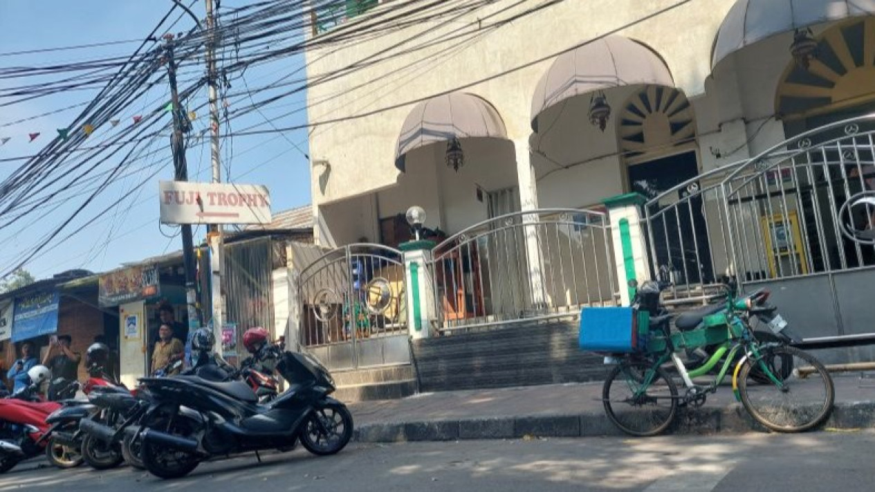 Update Bentrokan di Menteng: Warga Pegangsaan dan Keluarga Korban Sepakat Damai
            - galeri foto