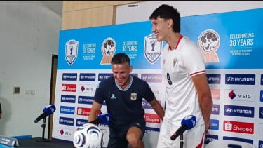 Demi Sejajar dengan Mitchell Baker, John Herdman Hampir Mau Naik Kursi Demi Bisa Foto Bareng Debutan Timnas Indonesia
