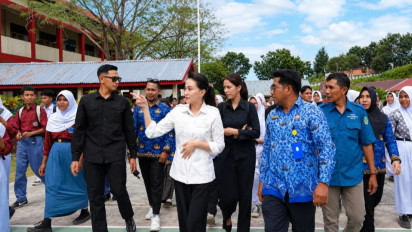 Gubernur Sherly Tjoanda Dibuat Kesal saat Sidak Sekolah di Malut Kurang Layak: Lampu Putus, WC Rusak