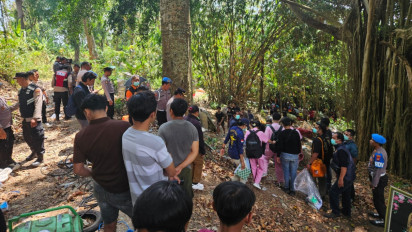 Selidiki Penyebab Kematian, Polisi Bongkar Makam Terduga Pencuri Ayam yang Tewas Dihajar Massa