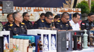 Bea Cukai dan BAIS TNI Gagalkan 19 Ribu Botol Miras Ilegal di Badung Bali, Rugikan Negara Rp2,14 M
