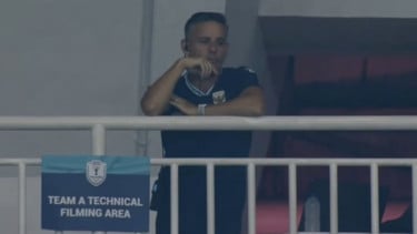 John Herdman Ungkap Alasan Berdiri di Tribun saat Timnas Indonesia vs Kamboja