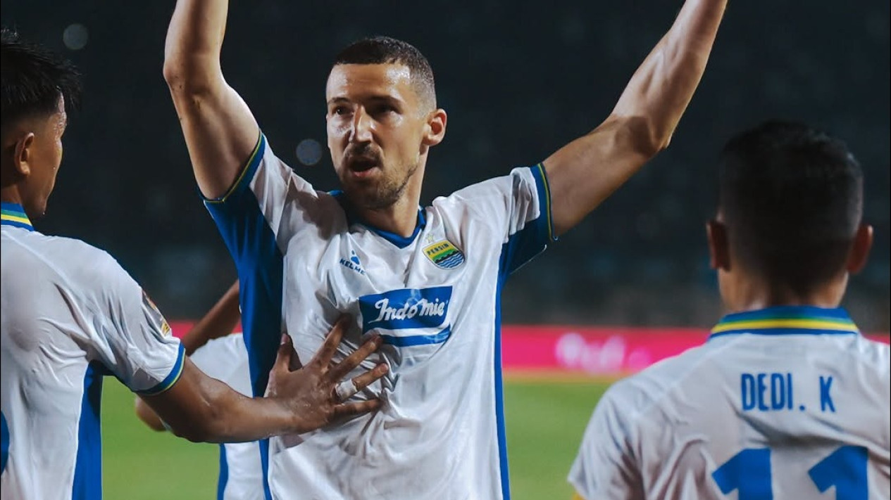 Hasil Piala Presiden 2026: Persib Bandung Pastikan Satu Slot Semifinal Usai Amankan Poin Penuh dari DPMM FC
            - galeri foto