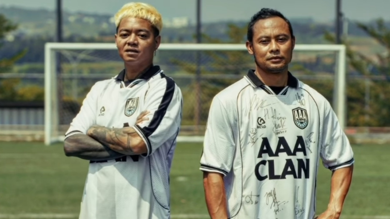 Reza Arap Cetak Sejarah! Jadi YouTuber Indonesia Pertama yang Kantongi Hak Siar Resmi Piala AFF 2026
            - galeri foto