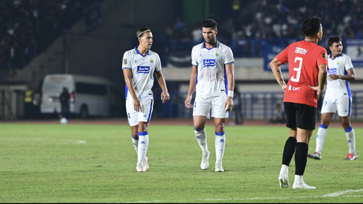 Raih Predikat Man of the Match, Julio Cesar Bangga Persib Tundukkan DPMM FC
            - galeri foto